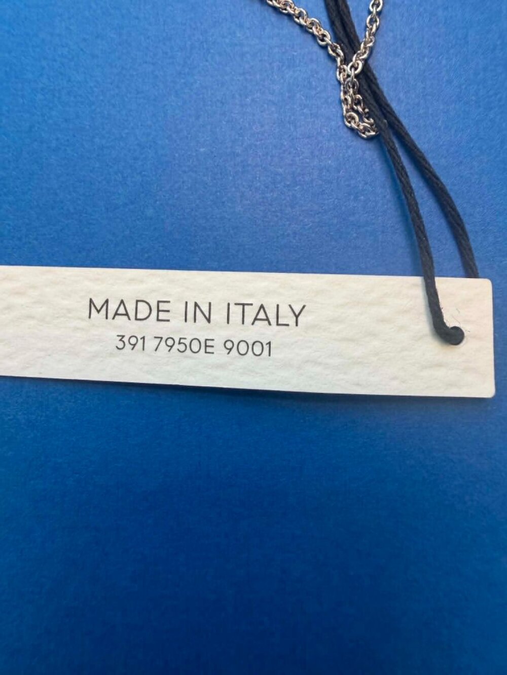 Dainty Balenciaga pendant - Picture 4 of 5
